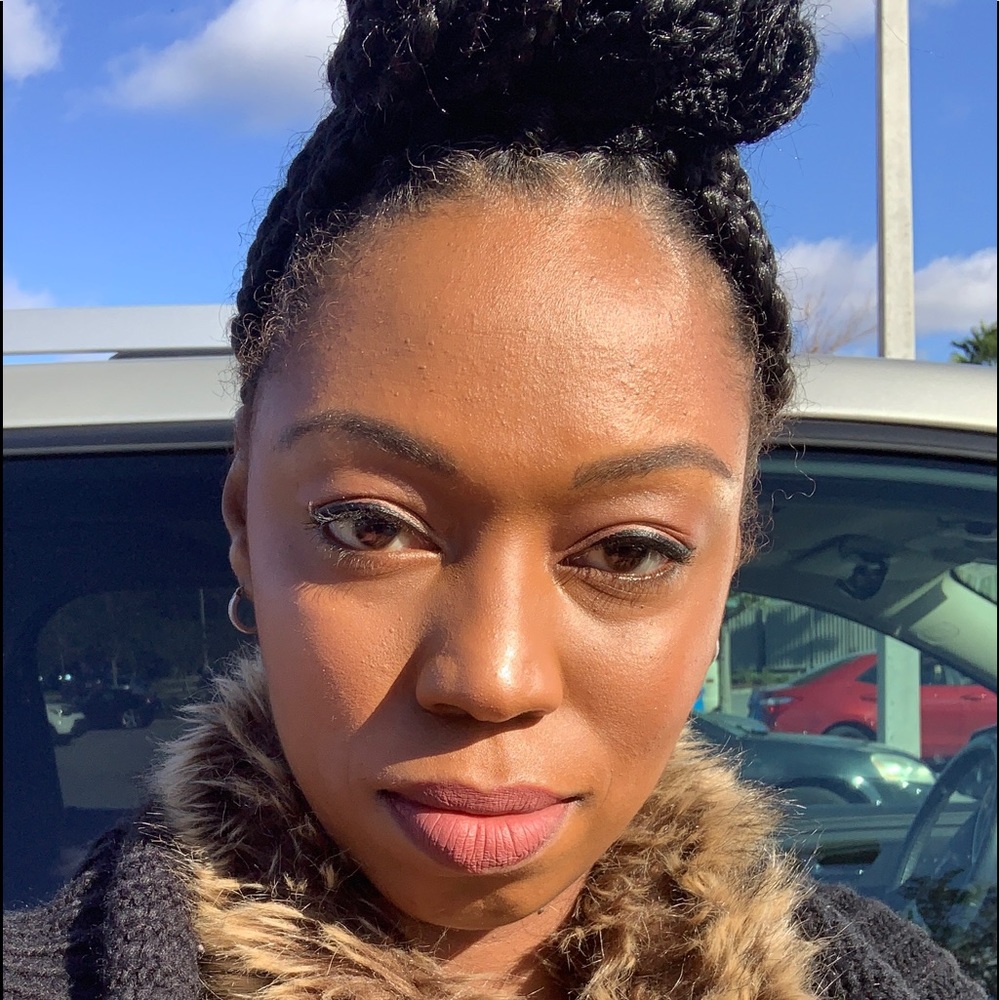 Meet your Posher, Chikeyia